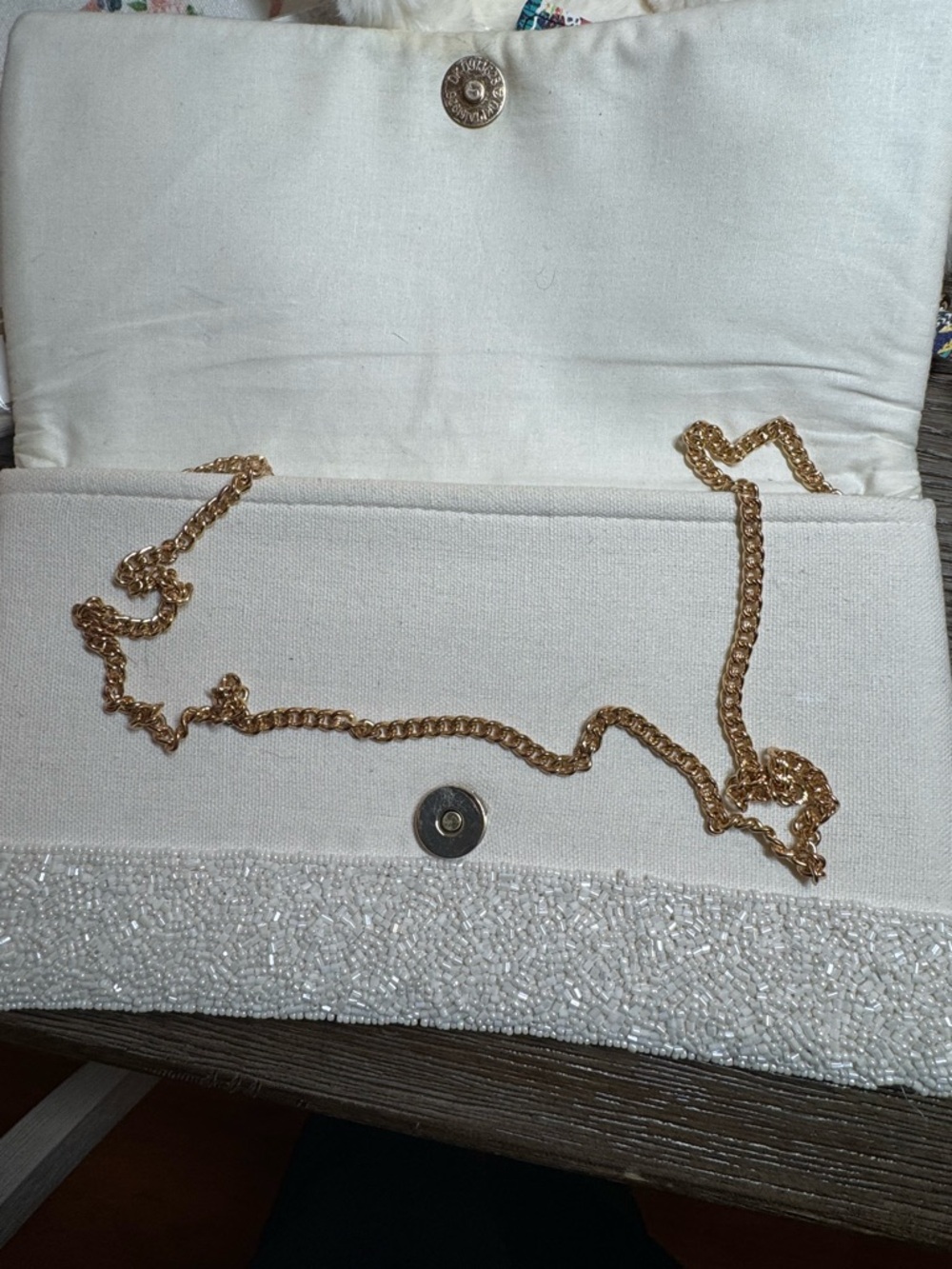 Bridal‎ Gift Set - White & Gold "BRIDE" Pouch + "MRS" & "I DO" Accessories - Picture 3 of 16